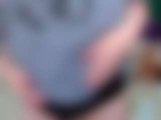 Live cam show with EmilyAmorre - Average on Dare Cams