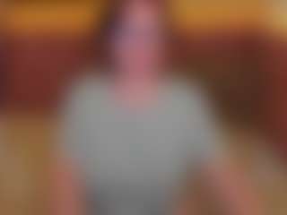 Live cam show with EmilyAmorre - Control on Camsoda