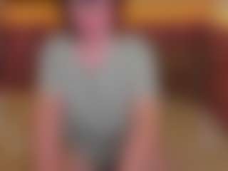 Live cam show with EmilyAmorre - Full Nudity on StripNow