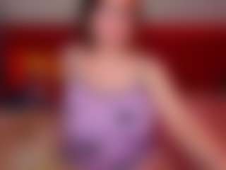 Live cam show with EmilyAmorre - Cute on Camsoda