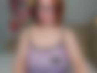 Spettacolo in cam dal vivo con EmilyAmorre - Average su Camsoda
