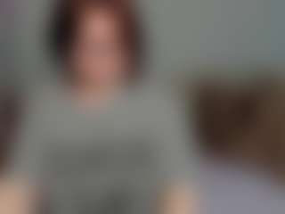 Live cam show with EmilyAmorre - Average on CamClone