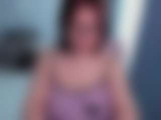 Live cam show with EmilyAmorre - Erotic Dance on Big Tits