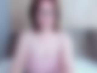 Live cam show with EmilyAmorre - Solo on madthumbs
