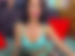 Live cam show with LauraSin - Bikini on StripNow