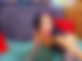 Live cam show with LauraSin - Bikini on CamSextacy