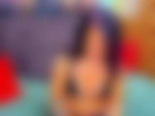 Live cam show with LauraSin - Bikini on Uber Horny