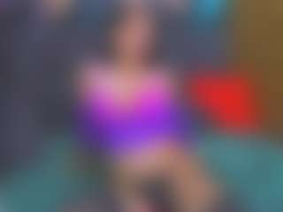 Live cam show with LauraSin - Costume on Chatstar