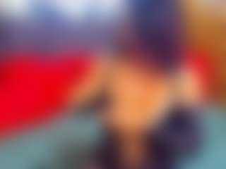 Live cam show with LauraSin - Solo on madthumbs