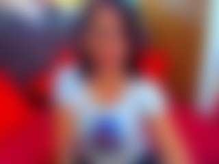 Live cam show with LauraSin - Costume on CamSodaAdn