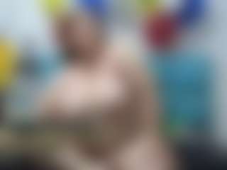 Live cam show with Allyyson-sweet - Blonde Hair on Camiplay Live