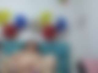 Live cam show with Allyyson-sweet - Blonde Hair on Camming Site