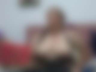 Live cam show with Allyyson-sweet - Bedroom on Camsoda