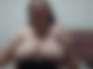Live cam show with Allyyson-sweet - Big Tits on TeamSkeetLive