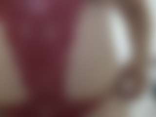 Live cam show with Allyyson-sweet - Brown Eyes Blonde Hair on slutload