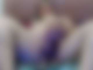 Live cam show with Allyyson-sweet - Bikini on StripNow