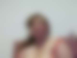 Live cam show with Allyyson-sweet - Tittyfuck on CamClone