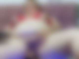 Live cam show with Allyyson-sweet - Bedroom Blonde Hair on xDating