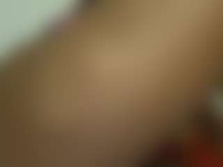 Exotica MILF webcam performer live streaming