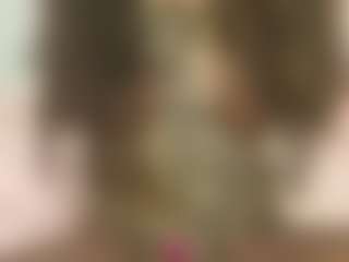 Exotica MILF webcam performer live streaming