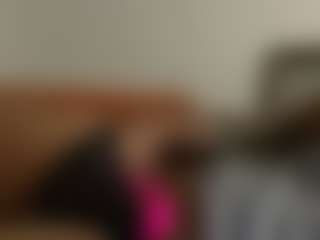 Live cam show with Exotica - Skinny MILF on Camsoda