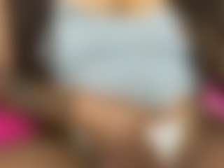 Live cam show with Exotica - Pornstar Public on Livezox