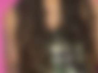 Live cam show with Exotica - Latina Petite on Milfs Live