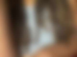 Exotica MILF webcam performer live streaming