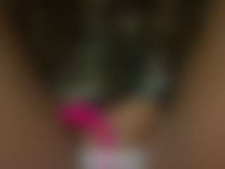 Exotica MILF webcam performer live streaming