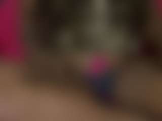 Live cam show with Exotica - Moaning on luckytryst.com