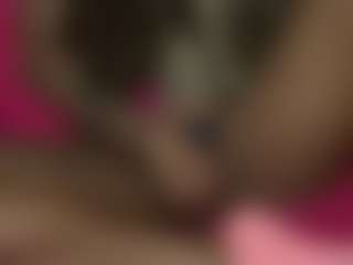 Live cam show with Exotica - Ebony Petite on chickslive.net