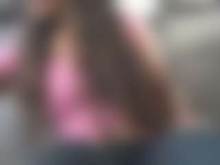 Live cam show with Divine - Brown Eyes Brown Hair on Gym Cam Girls