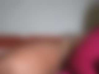 Live cam show with Divine - Petite Toys on crypto-cams