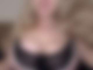 Live cam show with Faith Black - Toys on CamwithHer