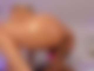 Live cam show with Shelynna - Blonde Hair Small Tits on Camsoda