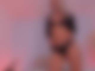 Live cam show with Shelynna - Squirt on xDating