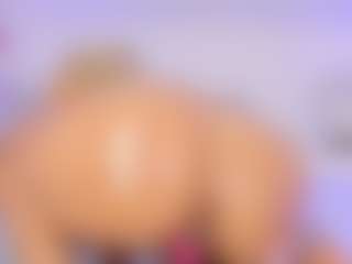 Live cam show with Shelynna - Flashing on Camiplay Live