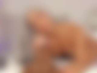 Live cam show with Shelynna - Squirt on Camsoda