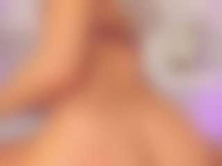 Live cam show with Shelynna - Deepthroat on chickslive.net
