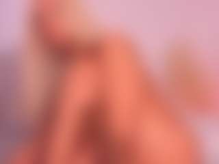 Live cam show with Shelynna - Blonde Hair on Camsoda