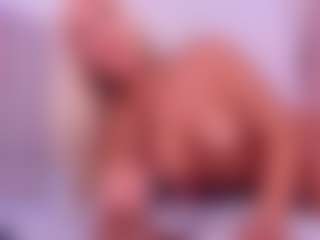 Live cam show with Shelynna - Spank Blonde Hair on Camsoda