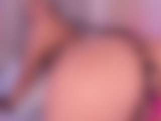 Live cam show with Shelynna - Ahegao on Milfs Live