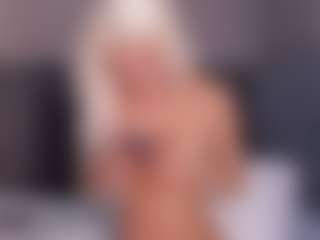Live cam show with Shelynna - Striptease on Soda Cam