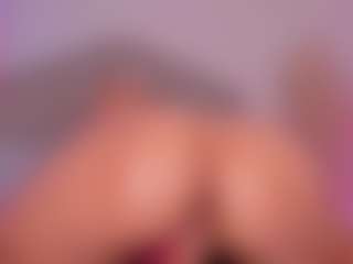 Live cam show with Shelynna - Blonde Hair Curvy on SpunkLive