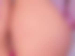 Live cam show with Shelynna - Petite on CamSextacy