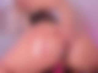Live cam show with Shelynna - Toys on Fit Hotties