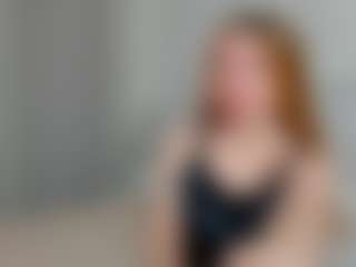 Live cam show with Eva-LewisValley - Body Massage on crypto-cams