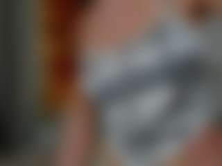 Live cam show with Eva-LewisValley - Blowjob on Soda Cam