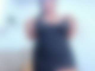 Live cam show with Miah Collings - Brown Hair on Stripli.com
