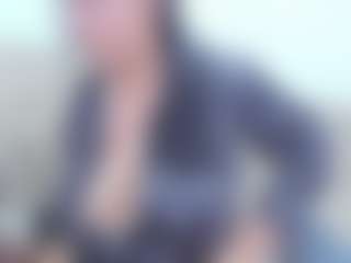 Live cam show with Miah Collings - Brown Hair on PervPlay.com